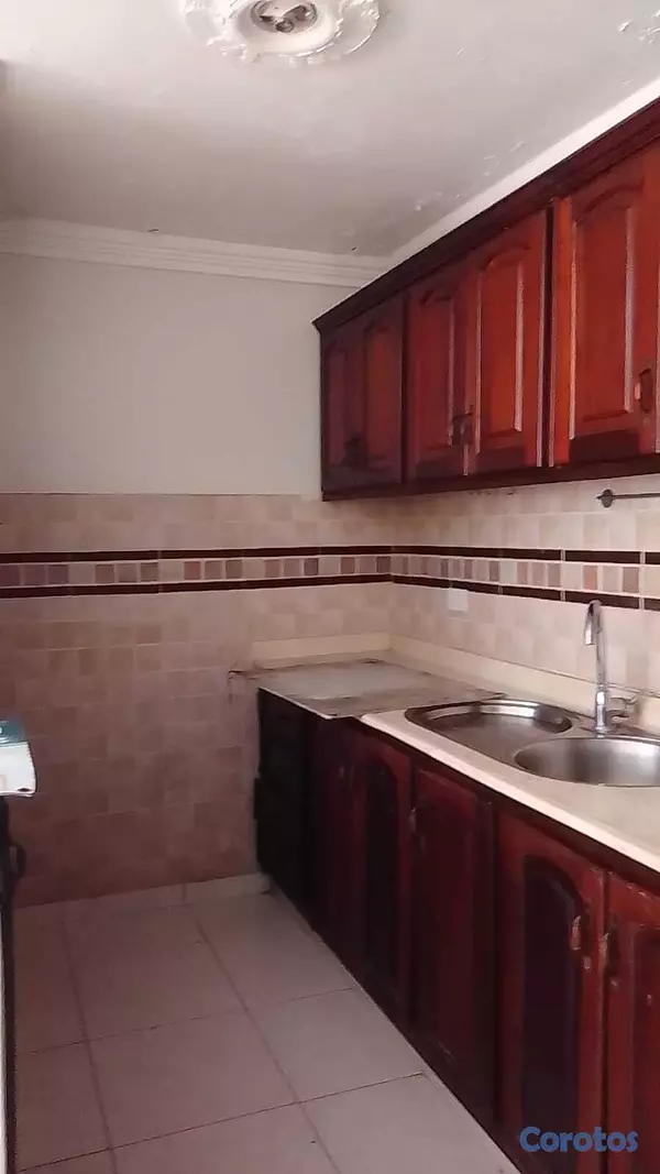 casas - Alquilo Casa 2 Niveles Respaldo Los tres Ojos  2