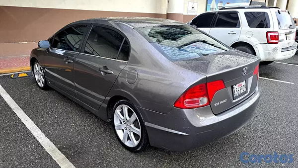 carros - Honda Civic 2006 LX en excelentes condiciones 3