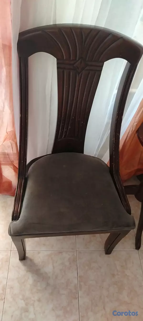 muebles y colchones - Comedor de seis sillas en caoba  3