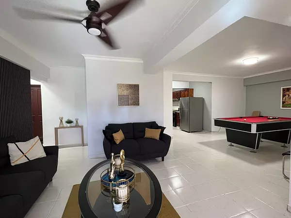 apartamentos - Apartamento en gazcue 2do nivel 125 mts 

2 habitaciones 
2,5 baños 
1 parqueo 
 9
