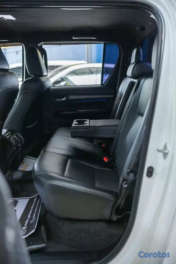 jeepetas y camionetas - Toyota Hilux Conquest 2023 Impecable  8