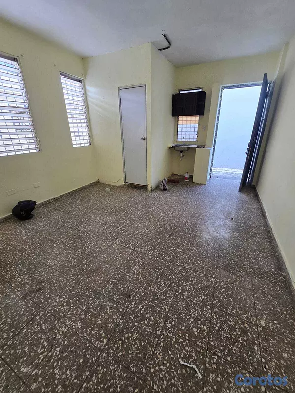 apartamentos - Apto de 1 hab, 2do nivel en la misma Av los beisbo 4