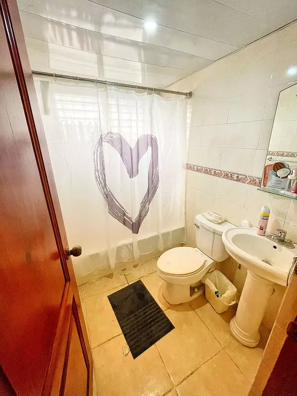 apartamentos - Apartamento en Venta, Altos de Arroyo Hondo II RD$5,000,000
- Piso 2
- 116mt2
-  8
