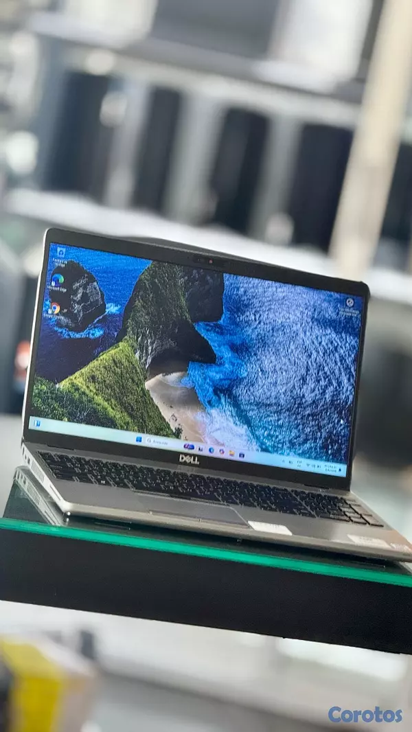 computadoras y laptops - Dell Precisión 3550 i5 10ma gen 15.6” 4K 4