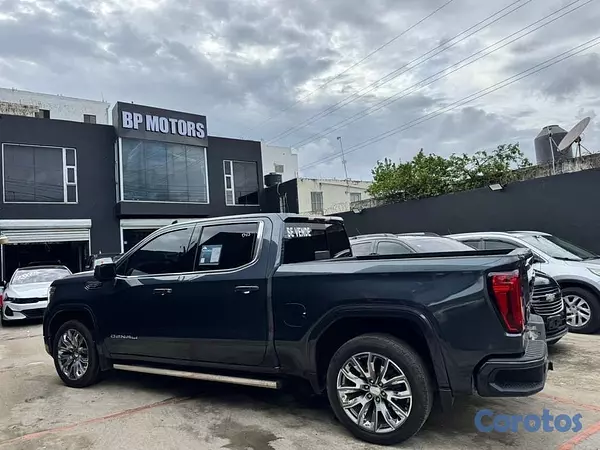 jeepetas y camionetas - GMC SIERRA DENALI 2022  4