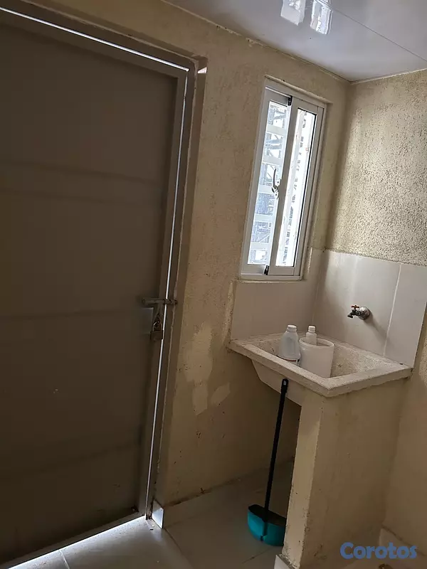apartamentos - Alquiler Aparamento 2do Nivel, Res. Quintas de Parque. Jacobo Majluta. 10