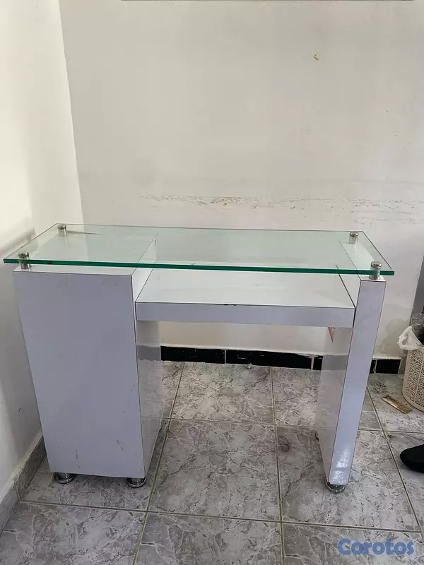 equipos profesionales -     Mesa para Uñas Profesional  + Lámpara LED Incluida, PRECIO NEGOCIABLE  2