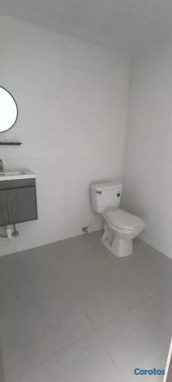 oficinas y locales comerciales - La Julia Excelen Local en Primer nivel con Terraza 10