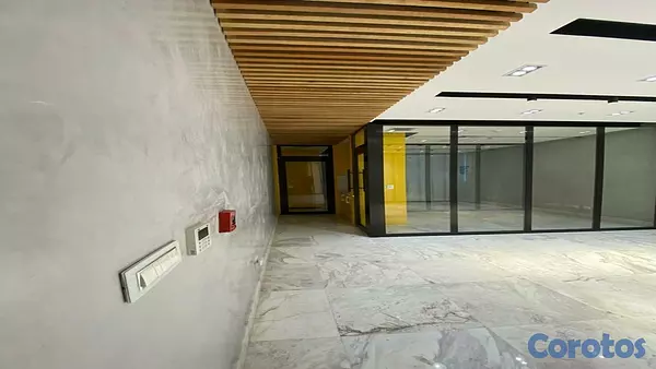 oficinas y locales comerciales - Local comercial / oficina en alquiler Ensanche Piantini 6