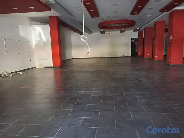 oficinas y locales comerciales - Alquilo Local 388 mts 1er piso en Naco 2