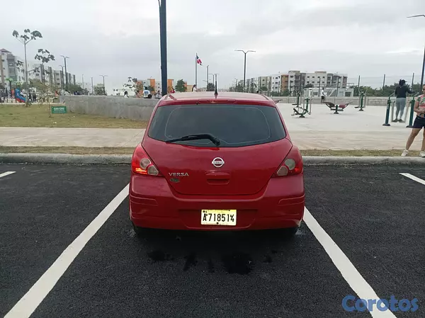 carros - NISSAN Versa 8
