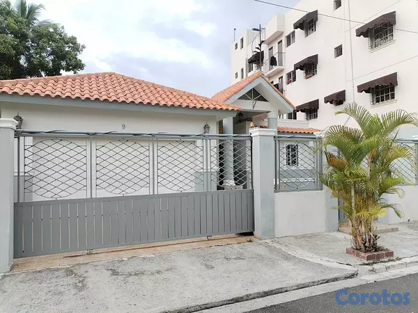 casas - Hermosa casa en venta: Avenida Independencia Urbanización Miramar.  3