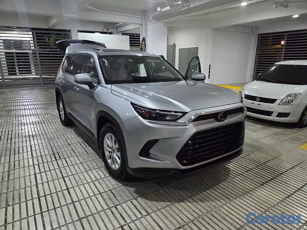 jeepetas y camionetas - 🚗Toyota Highlinder XLE 2025 - Como nueva, full de lujo.  7