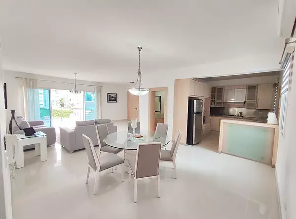 apartamentos - Apartamento 6to Nivel con 225 Mts2 en La Esmeralda  8
