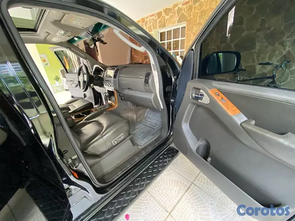 jeepetas y camionetas - se vende Nissan pathfinder americana 2005  5