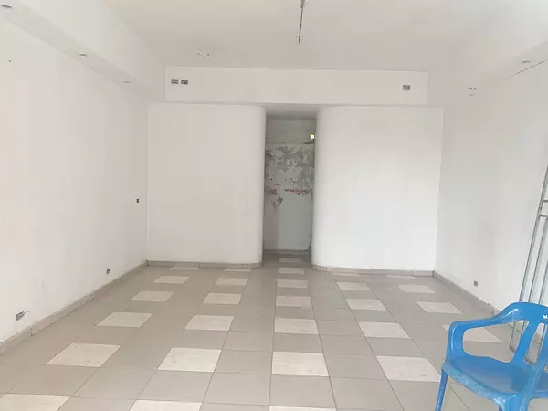 oficinas y locales comerciales - Local en Bella vista  2