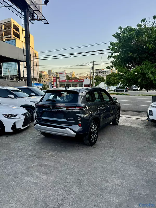 jeepetas y camionetas - Suzuki Grand Vitara GLX Hybrid 2025 0KM 6