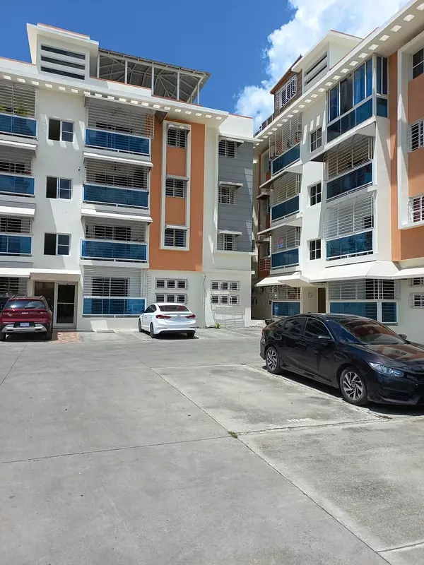 apartamentos - Apartamento Segundo piso Autopista San Isidro, con aires instalados (Dumas-Edwin 1