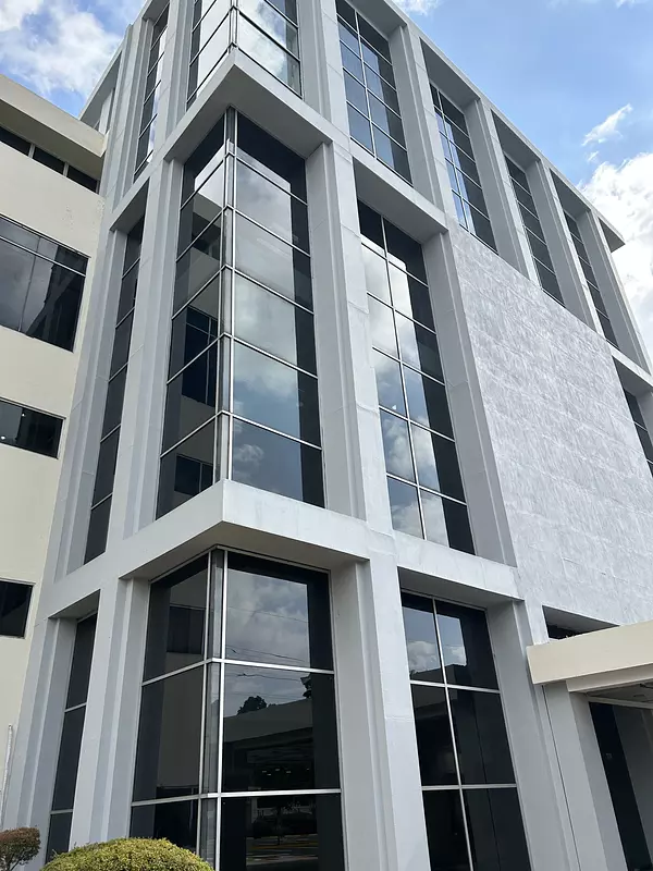 oficinas y locales comerciales -  Edificio corporativo alquiler en Naco 4