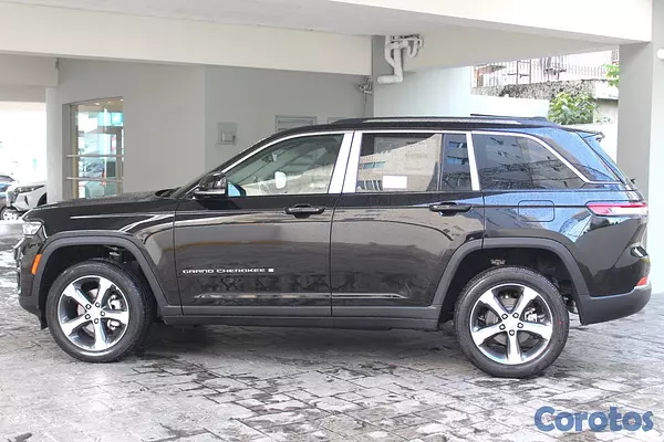 jeepetas y camionetas - Jeep Grand Cherokee Limited 4x4 2025 5