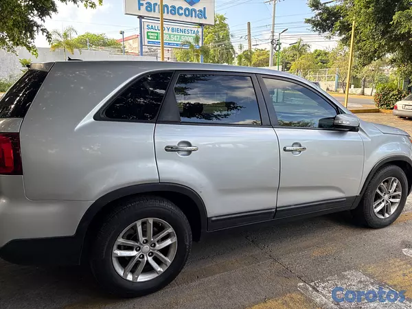 jeepetas y camionetas - Vendo kia sorento 2014  6