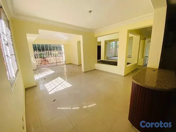 casas - 🏡 ALQUILER DE CASA EN RESIDENCIAL CERRADO – SECTOR 3