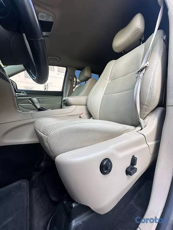 jeepetas y camionetas - Jeep Grand Cherokee Laredo 2016 10