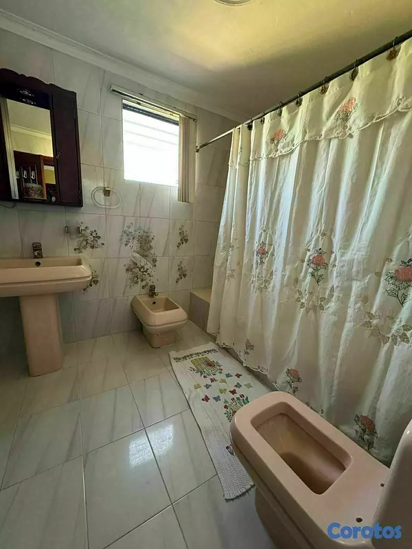 casas - ALQUILO Casa Ideal Para Negocio En Arroyo Hondo 2do DE 3 Niveles
CODIGO: PD449 10