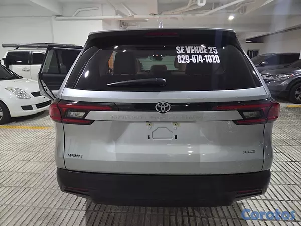 jeepetas y camionetas - 🚗Toyota Highlinder XLE 2025 - Como nueva, full de lujo.  8