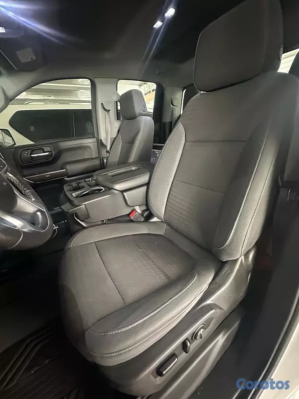 jeepetas y camionetas - Chevrolet silverado duramax 2020 5