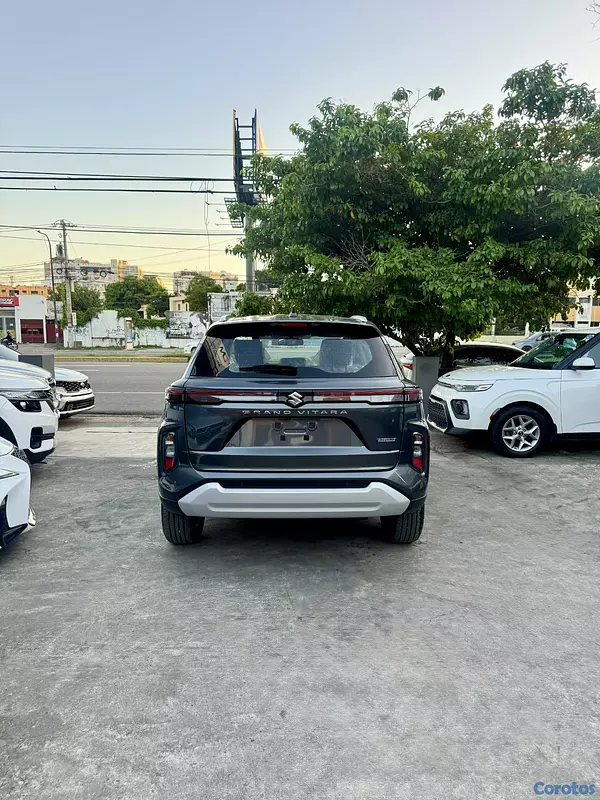 jeepetas y camionetas - Suzuki Grand Vitara GLX Hybrid 2025 0KM 7