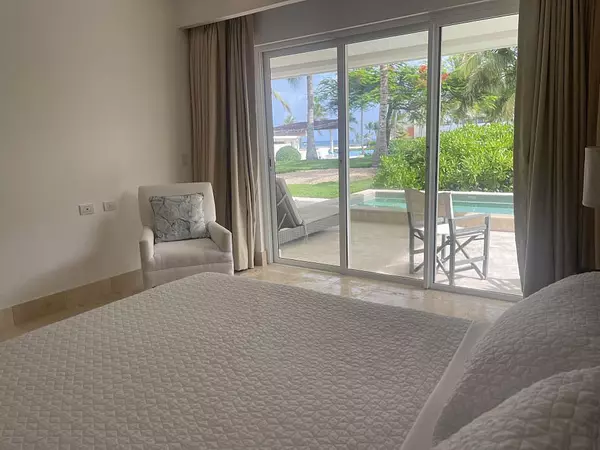 apartamentos - Apartamento en venta frente a la playa de 2 habitaciones  At cap cana 3