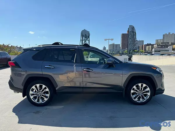 jeepetas y camionetas - Toyota RAV4 2019 Limited 6