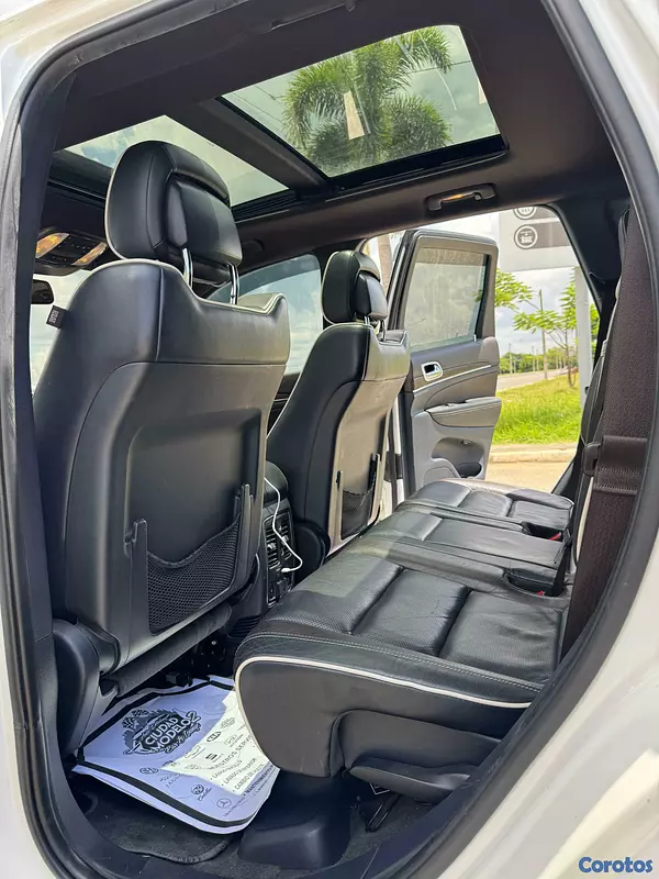 jeepetas y camionetas - Vendo Jeep Grand Cherokee Rst8 $19,900 en Santo Domingo 6