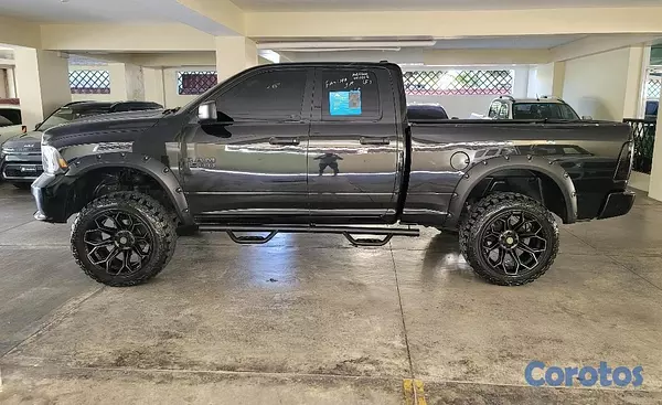 jeepetas y camionetas - Dodge 1500 Ram ST,  2018 Black Express, 4x4 9