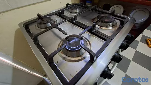 cocina - Estufa Continental de 4 hornillas y horno. 5