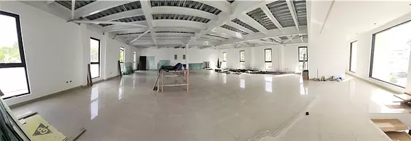 oficinas y locales comerciales - Local en arroyo hondo amplio  3