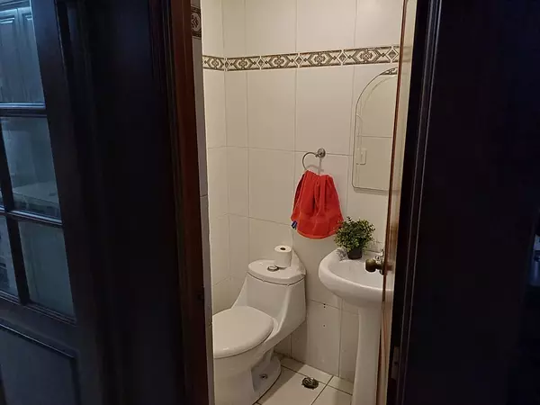 apartamentos - vendo Apartamento Amplio en Magnifica torre en Mirador Norte.
precio225,000 USD
 2