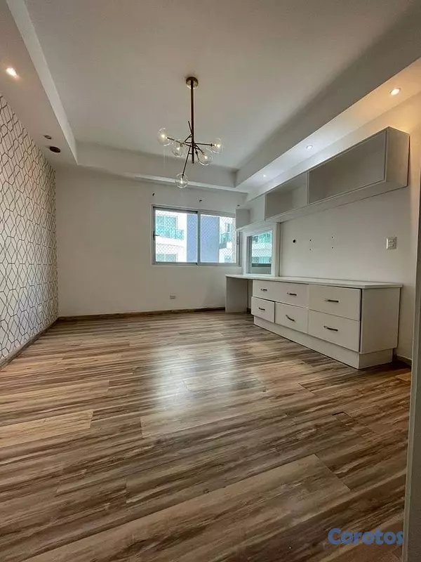 apartamentos - vendo piantini tres habitaciones con su baño tres parqueos balcón amplio  2
