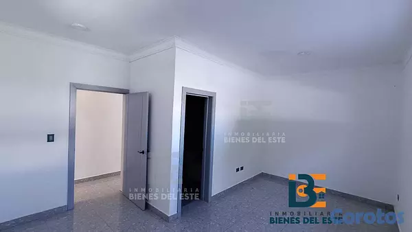 casas - Se Vende Nueva y Moderna Casa con Piscina ubicada  7
