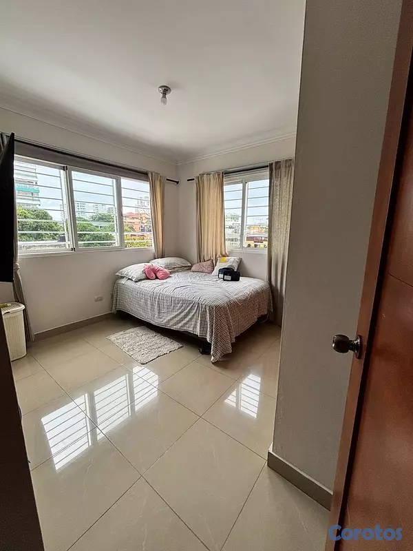 apartamentos - vendo oportunidad alma Rosa primera tres habitaciones dos baños dos parqueos  2