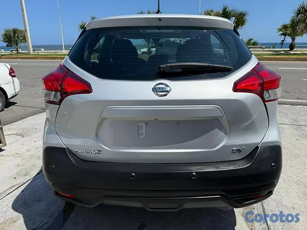 jeepetas y camionetas - Nissan Kicks SV 2020 10