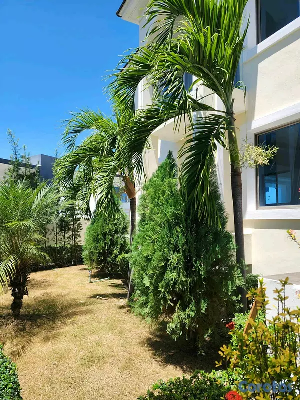 casas - Venta de Casa en Colinas del Oeste de 3 niveles  3