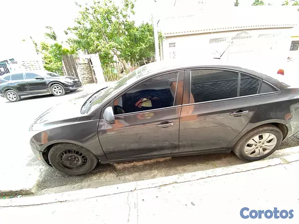 carros - Carro Chevrolet Cruze LS Negro 3