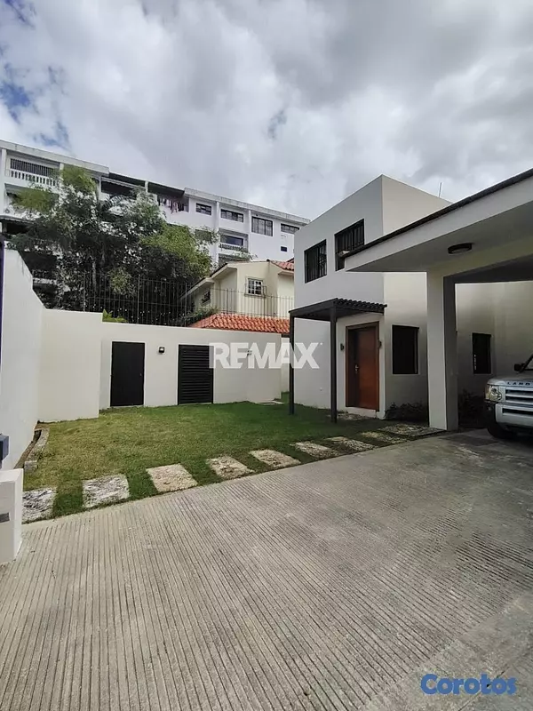 oficinas y locales comerciales - Casa/Local comercial en alquiler en Ensanche Parai 2