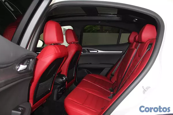 jeepetas y camionetas - Alfa Romeo Stelvio 8