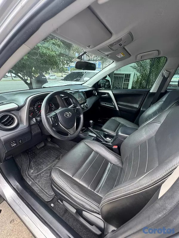 jeepetas y camionetas - Toyota Rav4 LE 2017 9