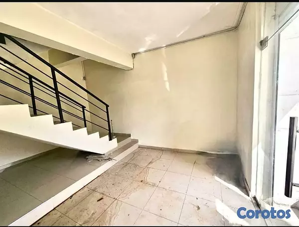 oficinas y locales comerciales - En Alquiler Local en la Julia en Segundo Nivel de 560m2 4