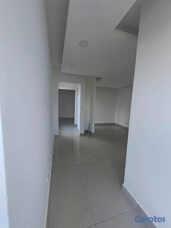oficinas y locales comerciales - Alquilo Local 3er  piso 33 mts en Ens. Julieta  7