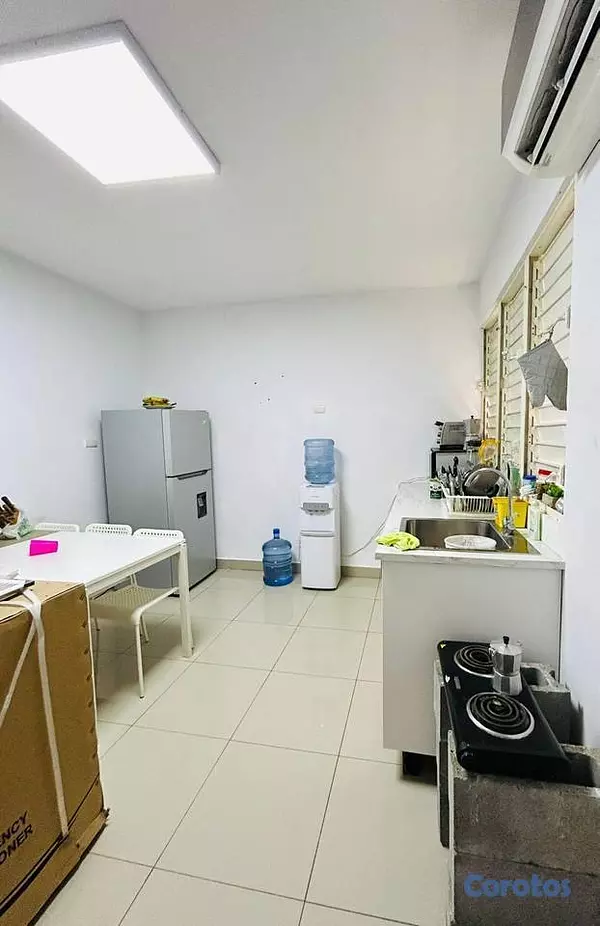 oficinas y locales comerciales - Local Comercial de 169mt2 en Alquiler en Ensanche  10